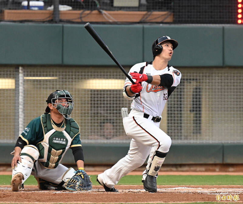 蘇智傑敲出亞太成棒主球場的歷史首轟。（記者李惠洲攝）