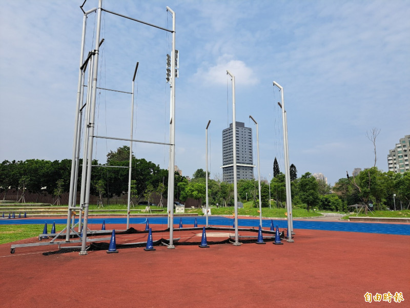 新竹市府確定接辦2028年全中運，但目前市立田徑場還在整修，田徑場的國際認證也還未取得。（資料照，記者洪美秀攝）