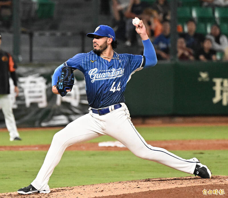 魔力藍。（記者李惠洲攝）