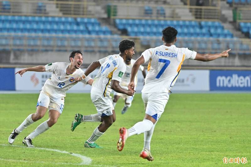 森蘇瓦山（N. Senthurvasan）替斯里蘭卡攻下第2分，球員開心慶祝。（記者陳逸寬攝）