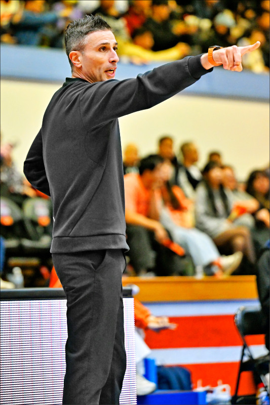 領航猿總教練卡米諾斯連2季帶隊闖進東超冠軍賽。（資料照）