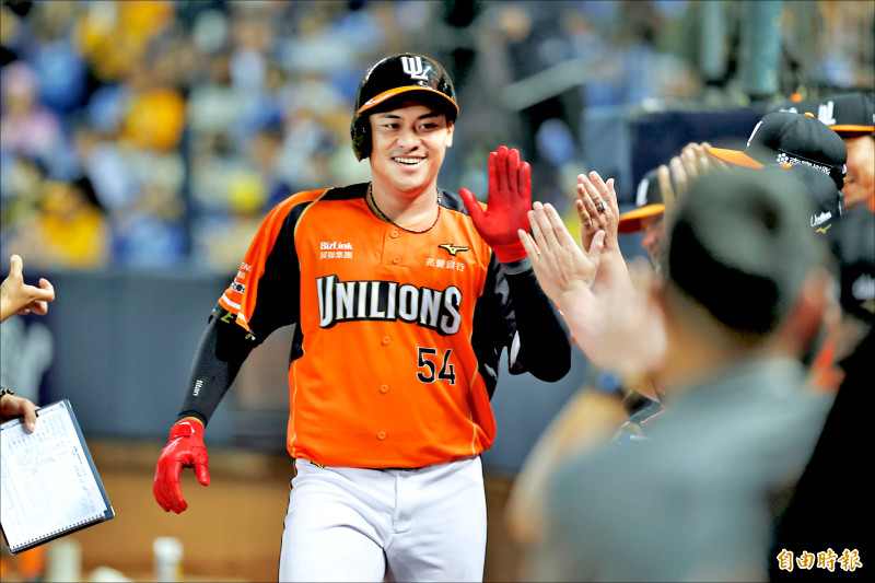 獅隊潘磊迎來生涯首轟。（記者廖耀東攝）