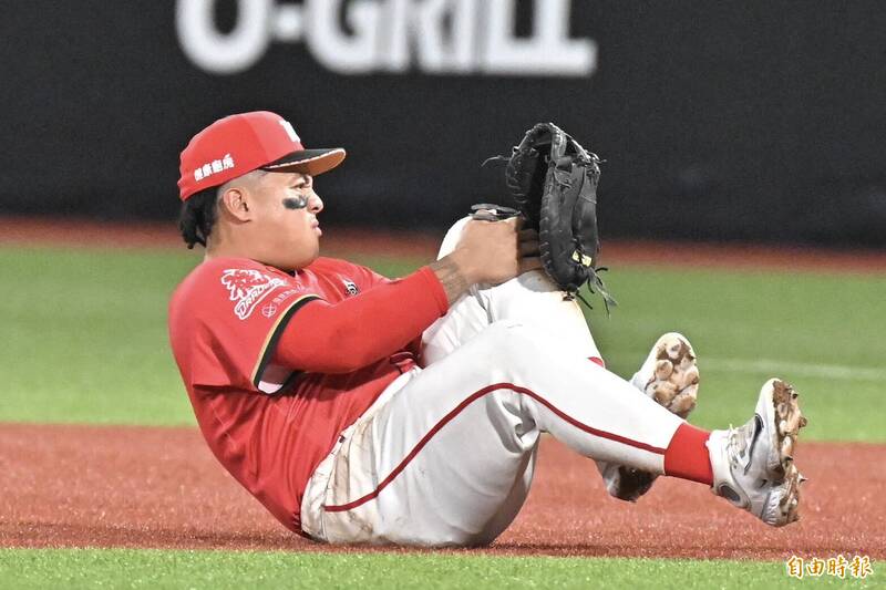 吉力吉撈．鞏冠傷退。（記者塗建榮攝）