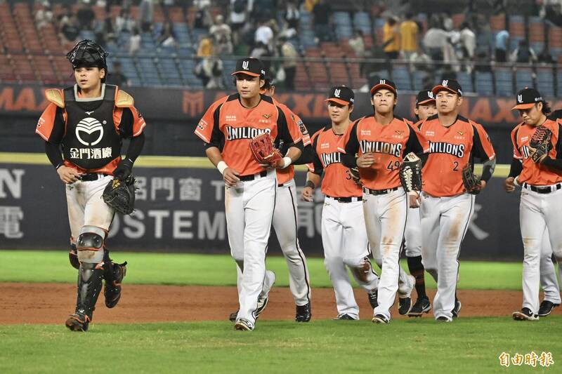 統一獅擊敗中信兄弟。（記者廖耀東攝）