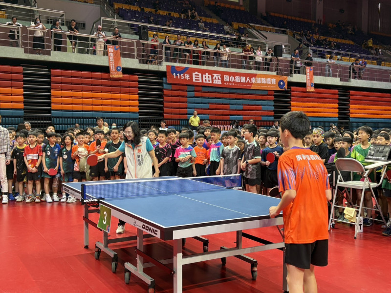 2026年自由盃國小組個人桌球錦標賽開球儀式。（圖由屏東縣政府提供）