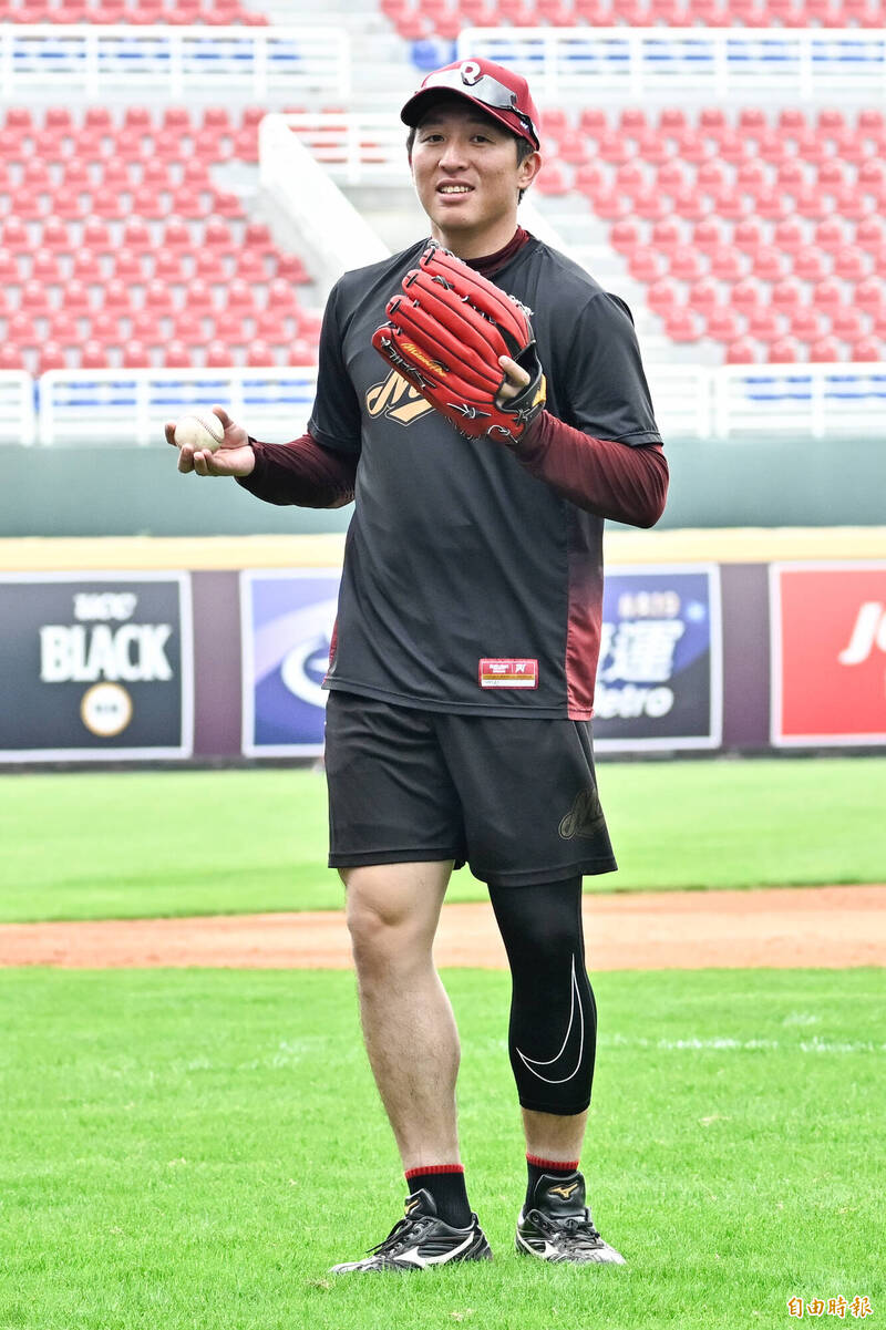樂天桃猿成晉。（記者陳志曲攝）