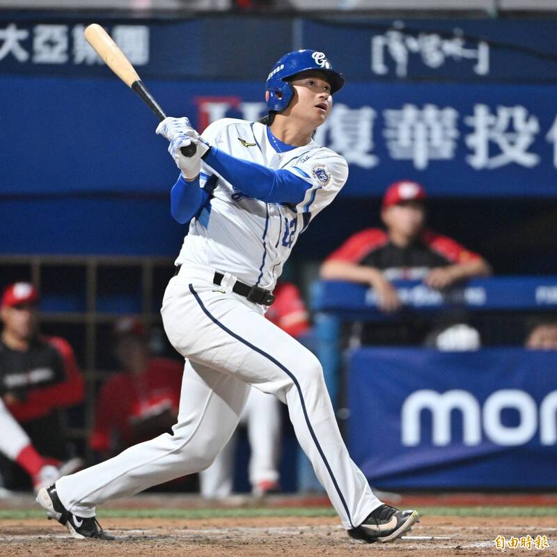 孔念恩擊出2分打點再見安打。（記者陳逸寬攝）