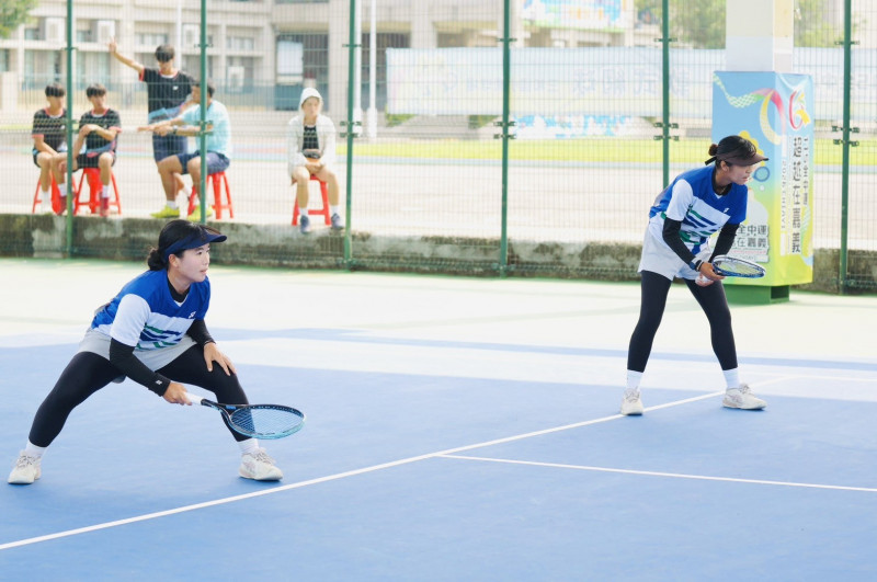 全中運軟網賽國中組正在嘉義縣三和國小網球場進  行。（嘉義縣政府提供）