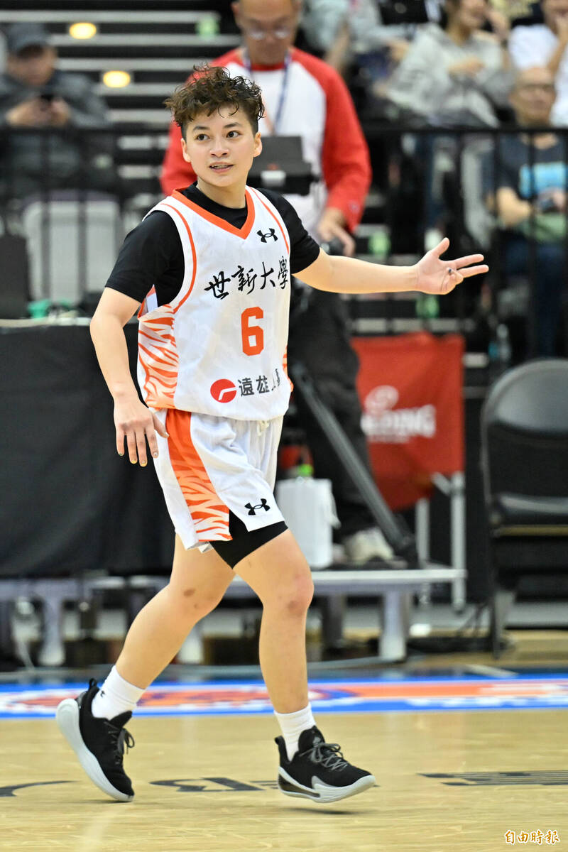 世新大學邱詠鈴三分得手。（記者陳志曲攝）