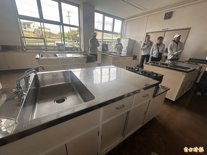 豐橋中繼站廚房。（記者盧養宣攝）