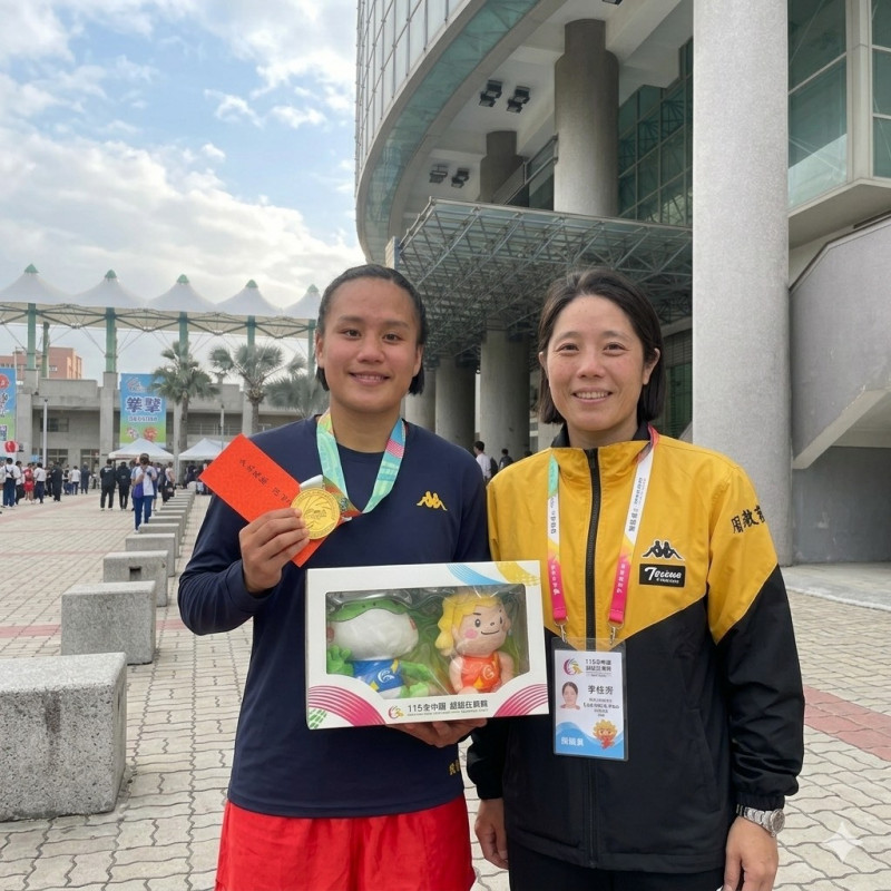新竹市成德高中呂玟靜在全中運高女組拳擊第九量級奪金。（市府提供）