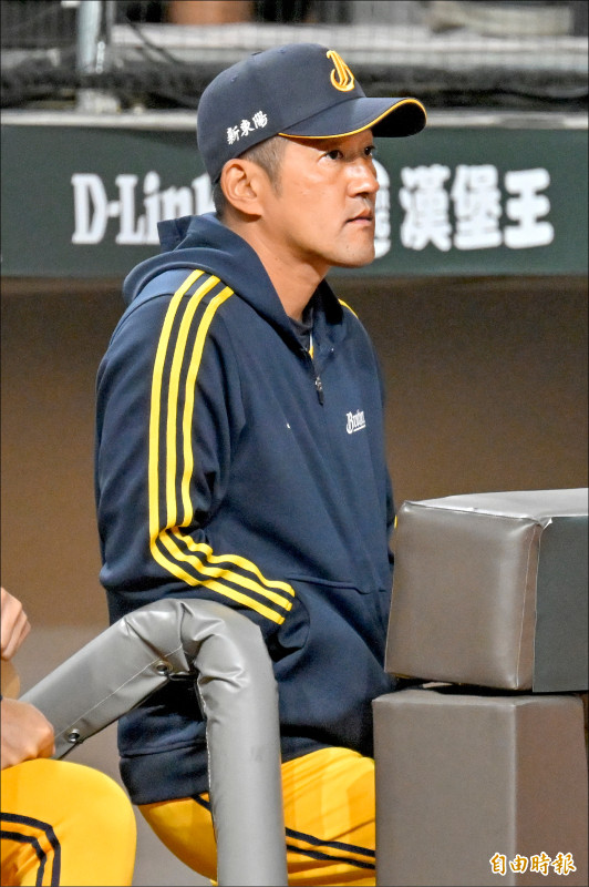 兄弟總教練平野惠一。（記者陳志曲攝）