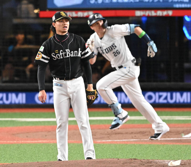 台灣投手徐若熙先發對西武隊，陷入苦戰。（西日本新聞提供）