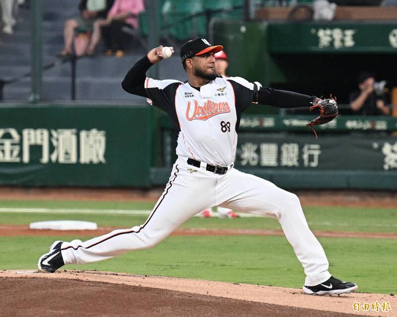 銳力獅。（記者李惠洲攝）