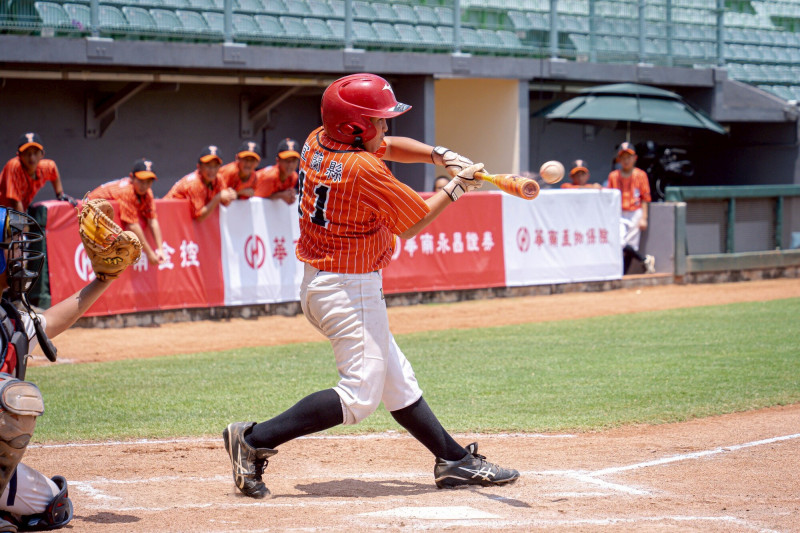 宜蘭縣藍奕任敲出致勝安打。（棒協提供）