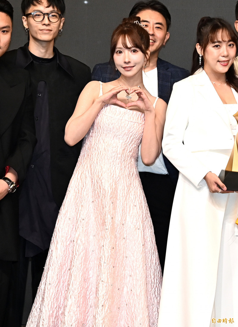 三上悠亞加盟夢想家啦啦隊「Formosa Sexy」引爆話題，場上充滿活力的應援身影成為本季經典畫面。（記者王藝菘攝）