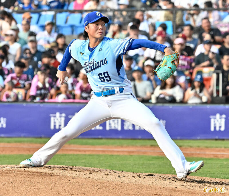 鈴木駿輔。（記者陳志曲攝）