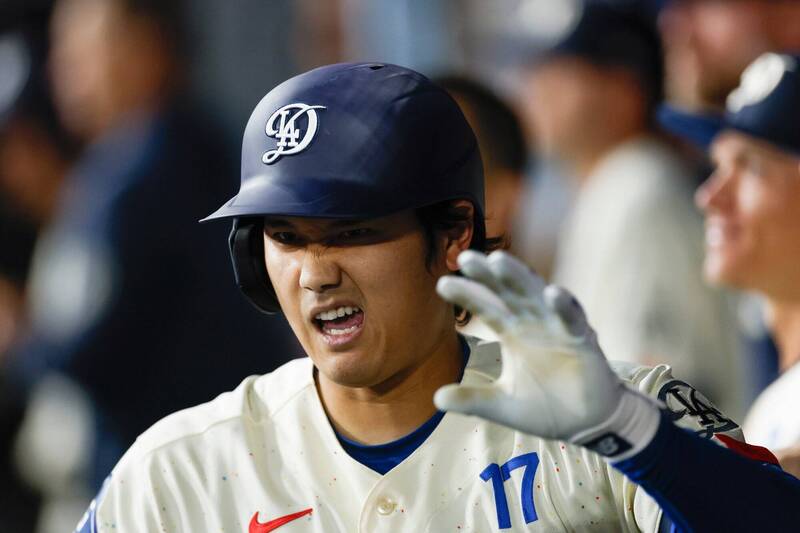 MLB》當二寶爸後首戰開轟！大谷翔平賽後火速返家 道奇主帥說話了