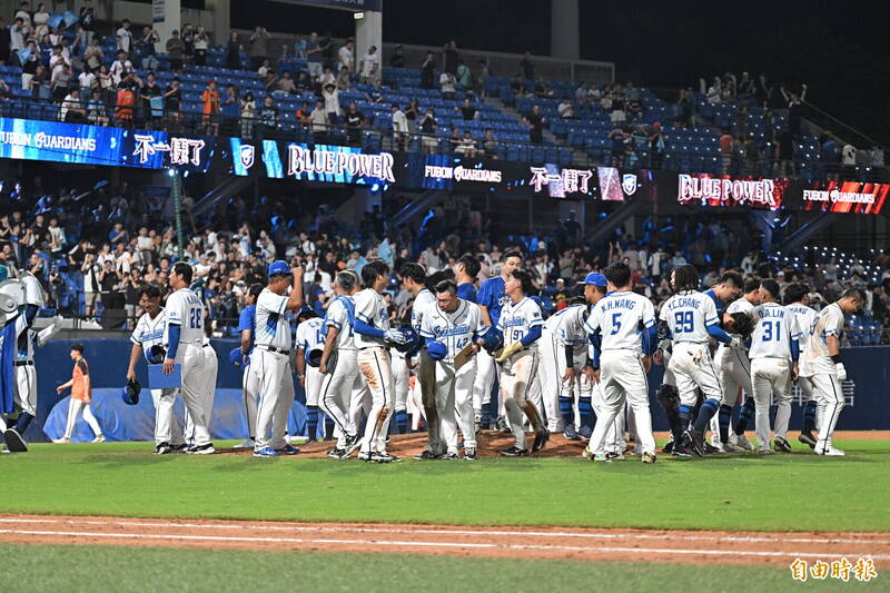 富邦勝統一。（記者塗建榮攝）