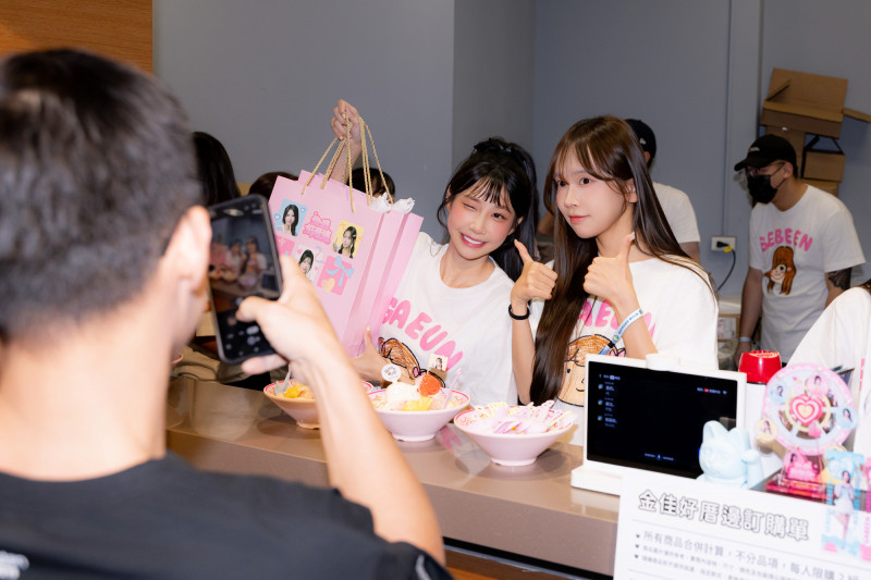 樂天女孩筠熹和金佳垠。（協奏曲文創提供）