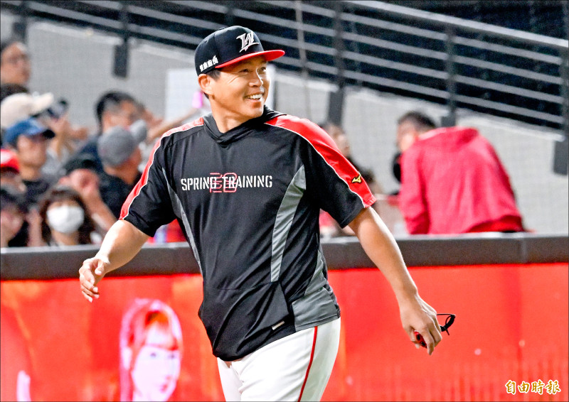 味全總教練葉君璋拿下執教生涯500勝。（記者陳志曲攝）
