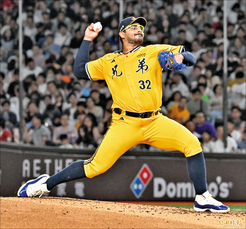 兄弟羅戈7局無失分，拿下2連勝。（記者陳志曲攝）