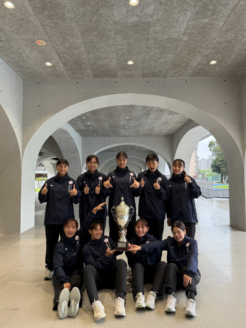 台灣女子拔河代表隊。（拔河協會提供）