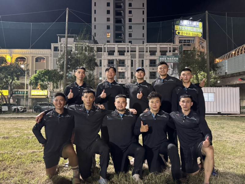 台灣男子拔河代表隊。（拔河協會提供）