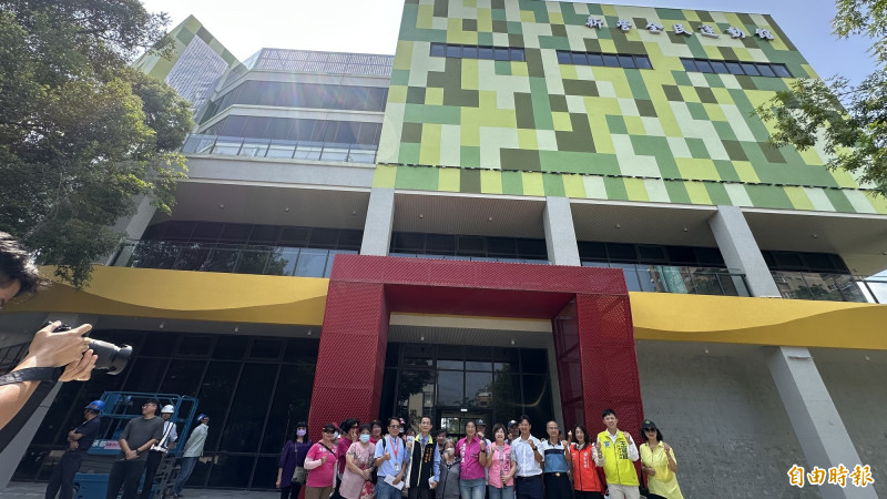 台南新營區全民運動館預計9月底竣工，將拚年底前啟用。（記者劉婉君攝）