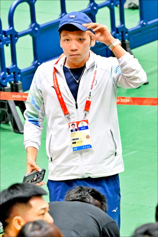 運動部長李洋在亞運期間，巡視各場館幫選手加油。（資料照）