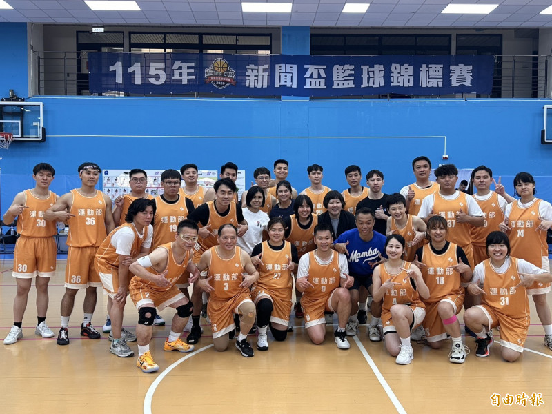 運動部長李洋參與新聞盃籃球錦標賽。（記者盧養宣攝）