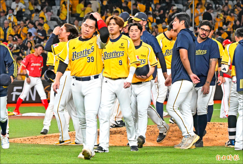 兄弟陷入3連敗逆境。（記者林正堃攝）