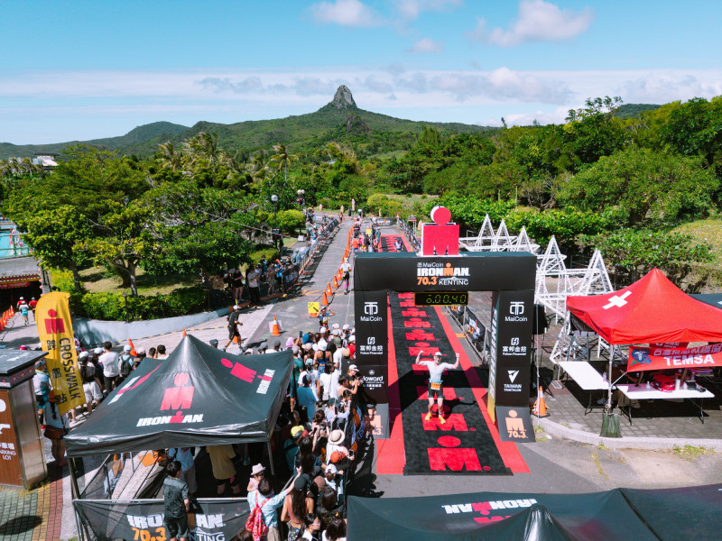 「2026 MaiCoin IRONMAN 70.3 Kenting 墾丁國際鐵人三項賽」與「IRONKIDS 墾丁小鐵人賽」，將在恆春半島開賽。（台灣鐵人三項公司提供）