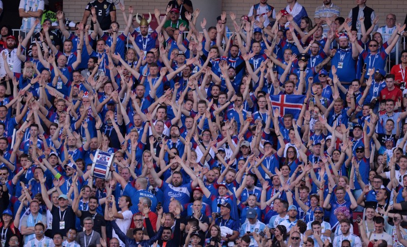 世足賽》國家1/10人口都在這 冰島球迷「維京戰吼」超狂（圖輯）