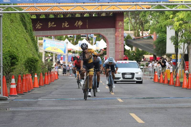自由車》亞運國手選拔、國內好手傾巢而出 彭源堂終點前衝刺掄元 自由車》亞運國手選拔、國內好手傾巢而出 彭源堂終點前衝刺掄元