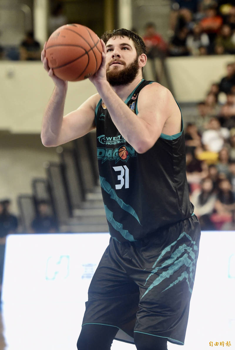 新聞 新台灣人阿提諾明晚抵台趕耶誕節領身分證 Mo Ptt 鄉公所