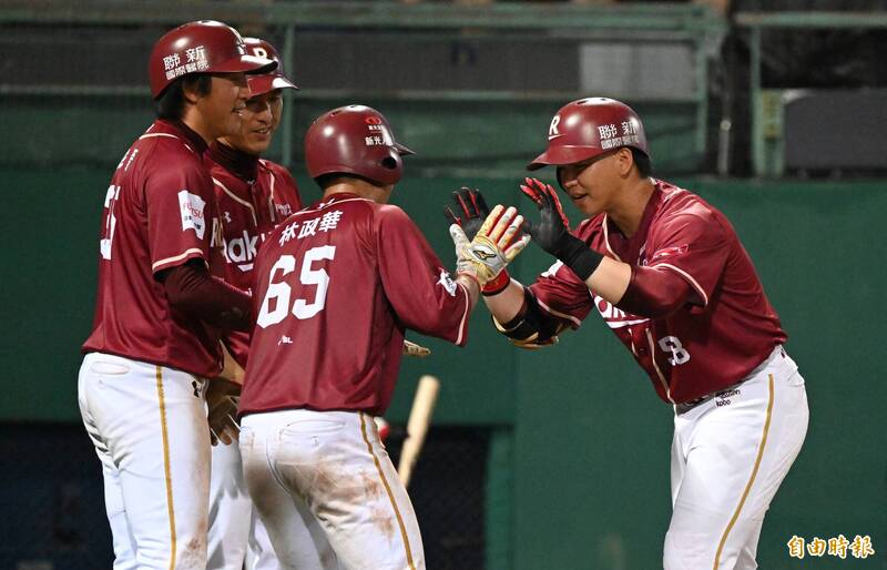 中職》慘！富邦近14戰僅1勝 上半季慘寫11年聯盟紀錄 - 自由體育