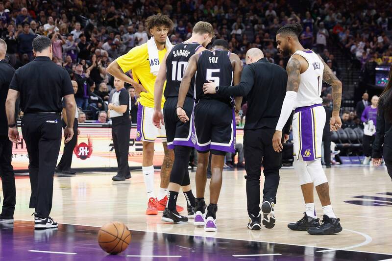 Kings Star Guard De’Aaron Fox Sidelined with Ankle Injury