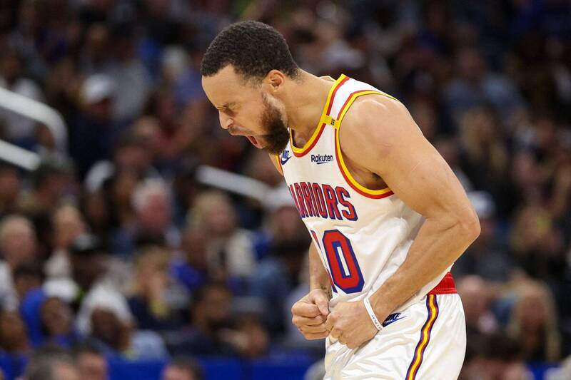 NBA》萌神降臨！柯瑞12顆三分球、狂飆56分 勇士逆轉魔術奪5連勝 - 自由體育