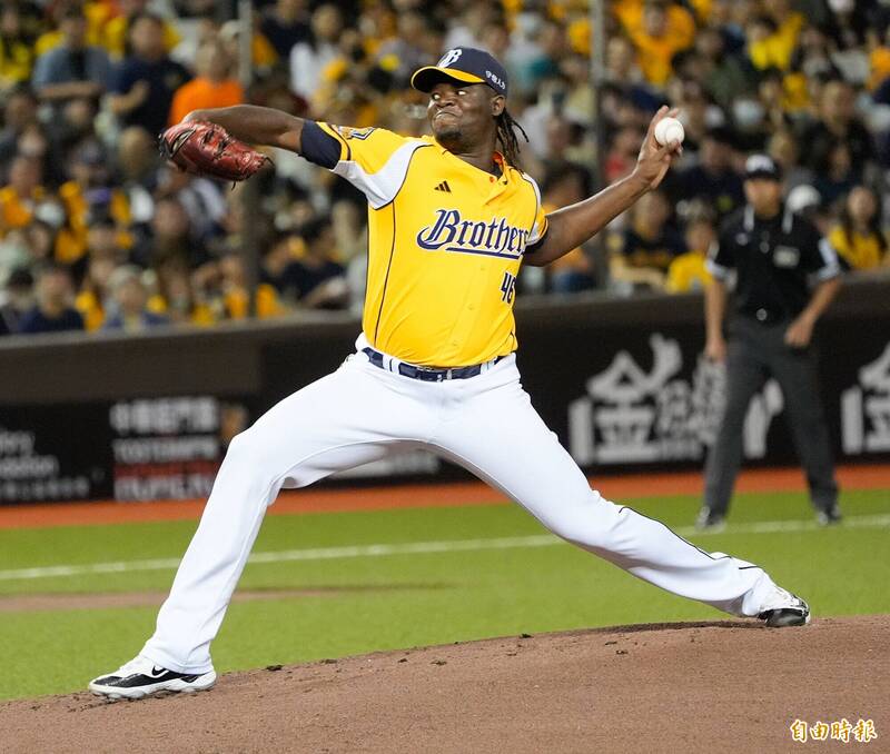台日賽》先發1.2局狂失7分  德保拉慘遭火腿打爆！ - 自由體育