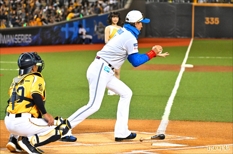 德保拉丟7分 火腿完封中職冠軍 - 自由體育