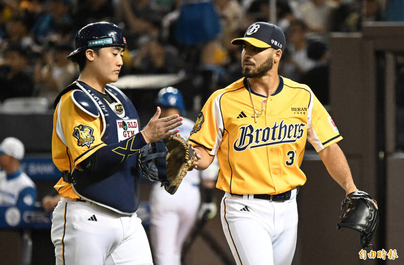 中職》新洋投黃博多昨「開箱」 平野惠一給予評價 - 自由體育