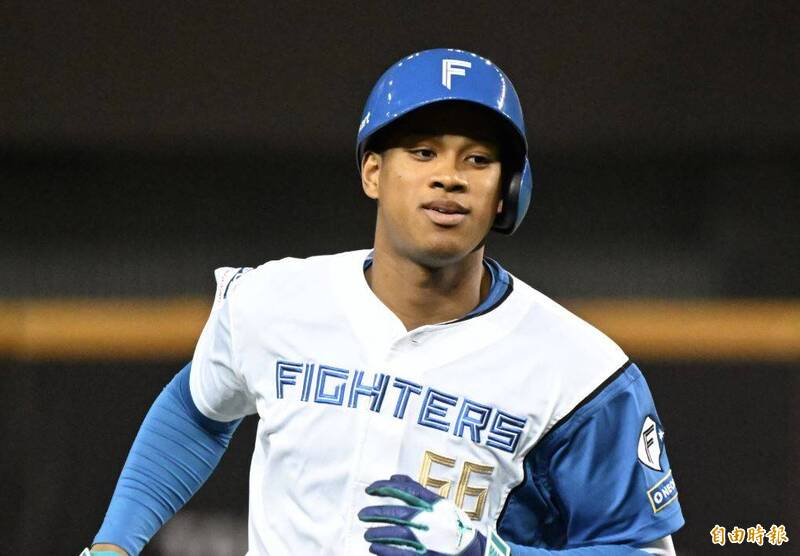 交流賽》在台灣轟炸大巨蛋後狙擊荷蘭！ 火腿球星萬波中正手感超燙 - 自由體育