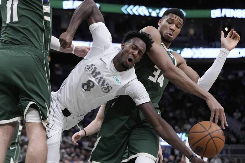 NBA》厄文報銷後首戰 獨行俠30分慘敗公鹿 - 自由體育