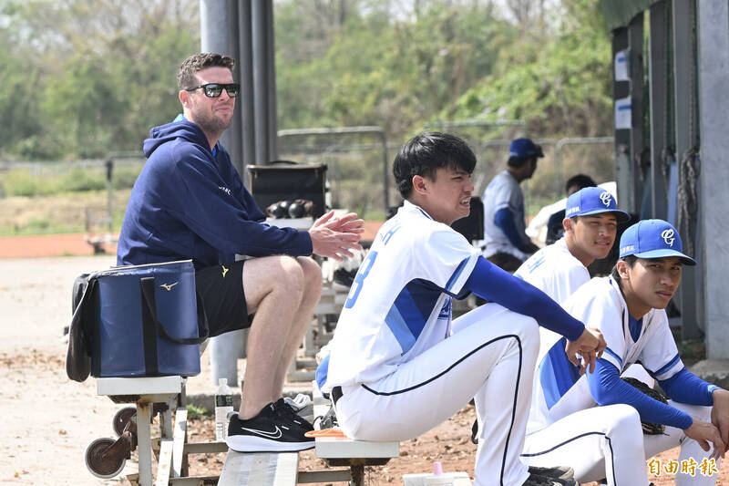 中職》羅力睽違2年重返「第二個家」 談退休生活充滿感激 - 自由體育