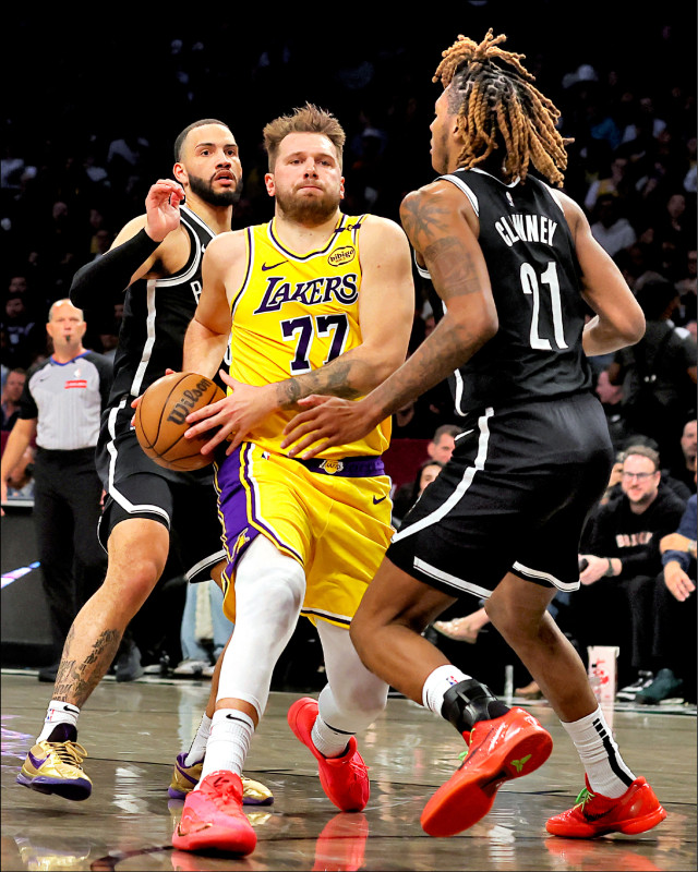 生涯第82次大三元 東契奇不開心 - 自由體育