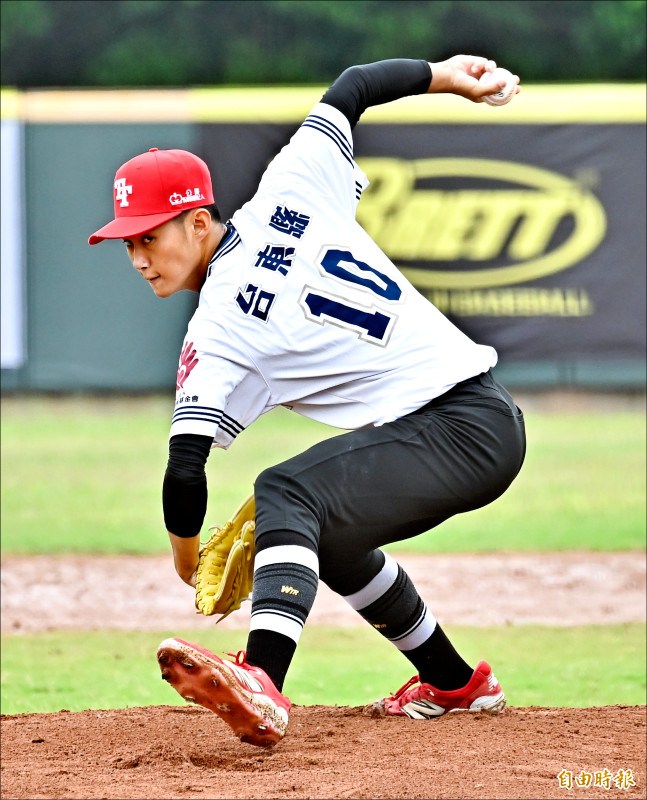 玉山盃》仰望綠島學長林吳 陳世展勾勒中職夢