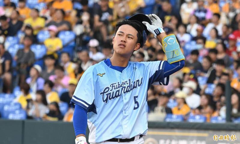 中職》重返一軍首戰就挨觸身球 富邦回應王念好傷勢