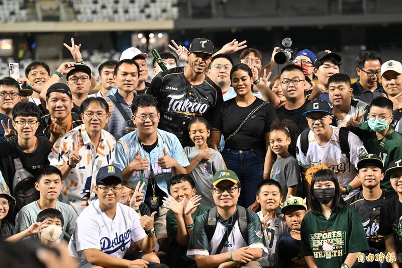 中職》育有兩個可愛女兒 魔鷹曾說：「老婆做的菜我都愛吃」