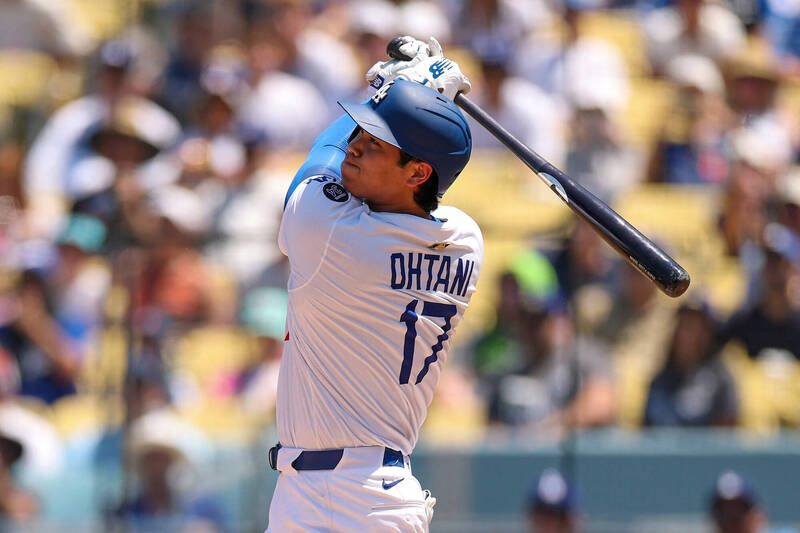 MLB》昨深夜才到家...今先發4局8K又開轟 道奇老將羅哈斯讚嘆大谷翔平